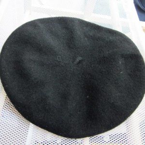 Benetton 100% wool black beret